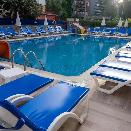 Risus Park 3*